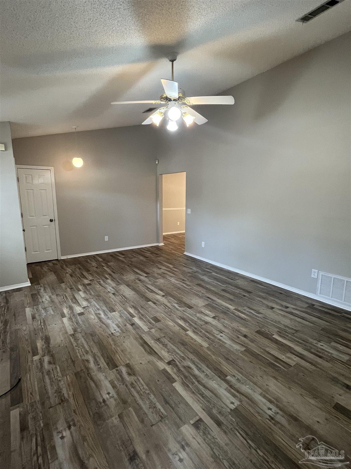 5491 Chantilly Circle Milton, FL 32583 - Photo 4 of 24