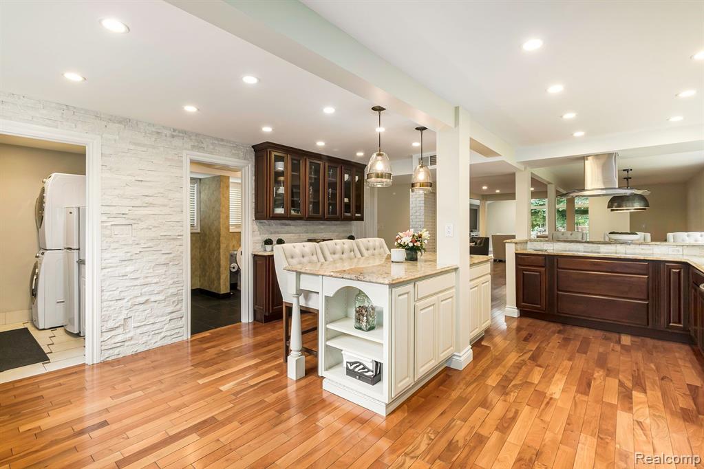 29746 Highmeadow Road Farmington Hills, MI 48334 - Photo 23 of 46