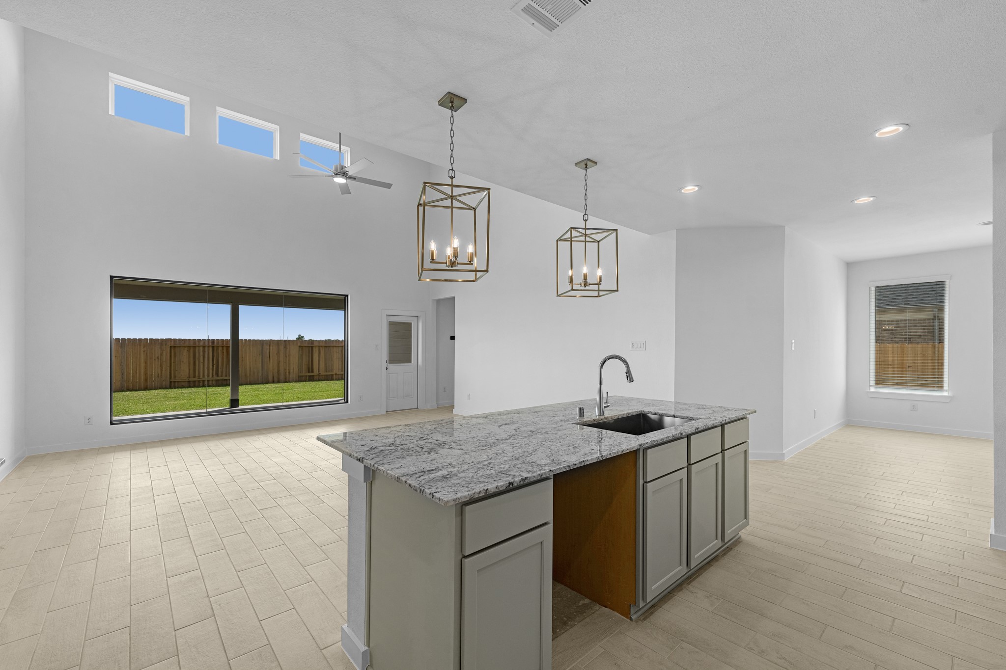 822 Orchard Vale Road Rosharon, TX 77583 - Photo 5 of 34 Gallery Image 5