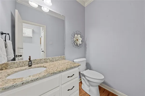 $425,000 | 32 North Shore Circle, Waco, TX 76708