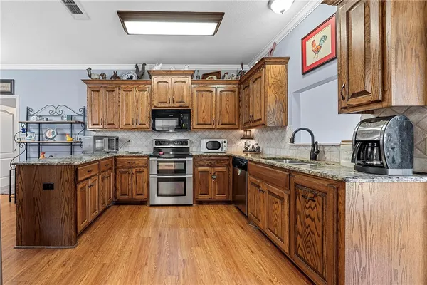 $425,000 | 32 North Shore Circle, Waco, TX 76708