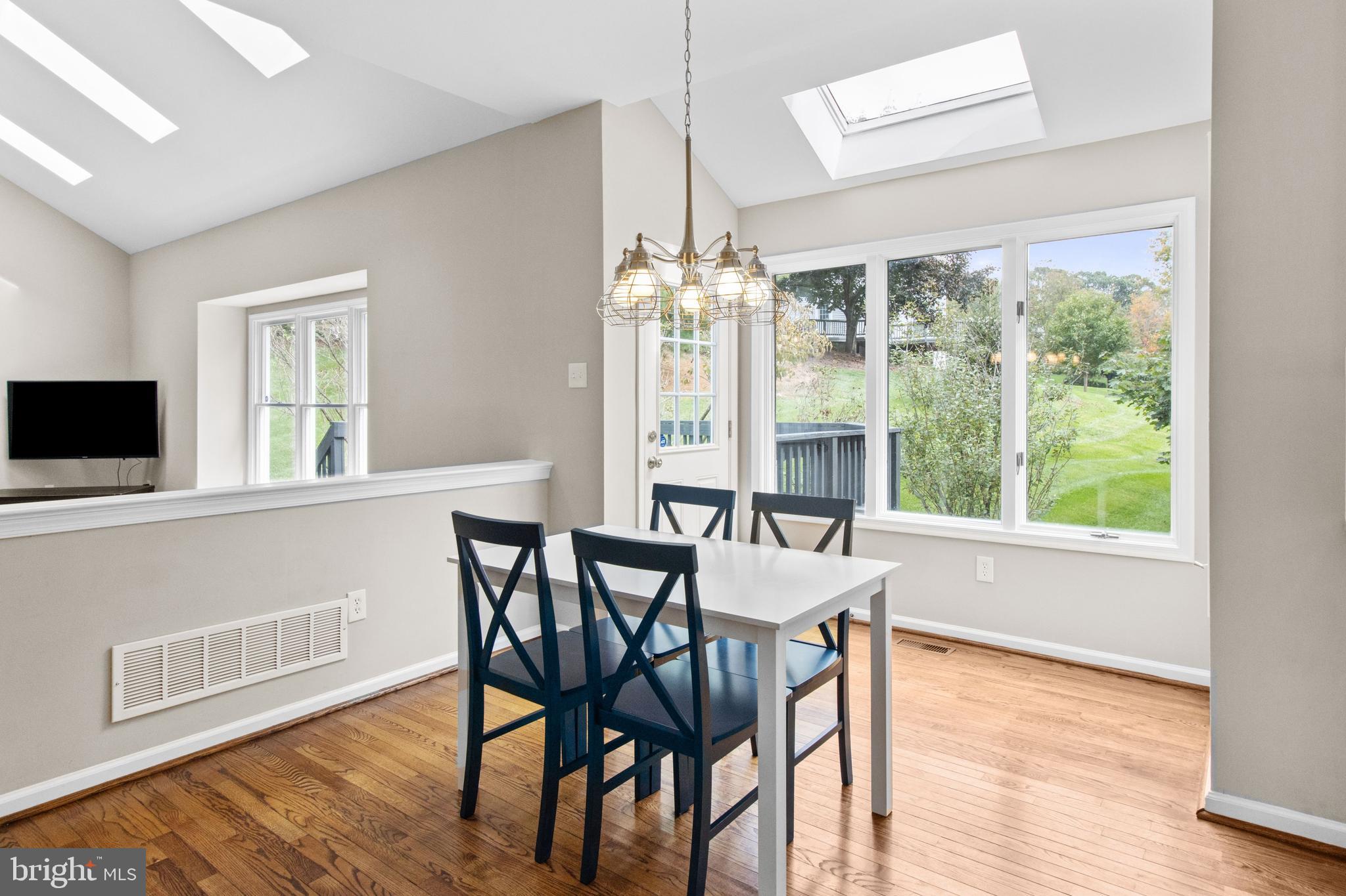 324 Windy Run Road Doylestown, PA 18901 - Photo 16 of 51 Eat in kitchen with skylight