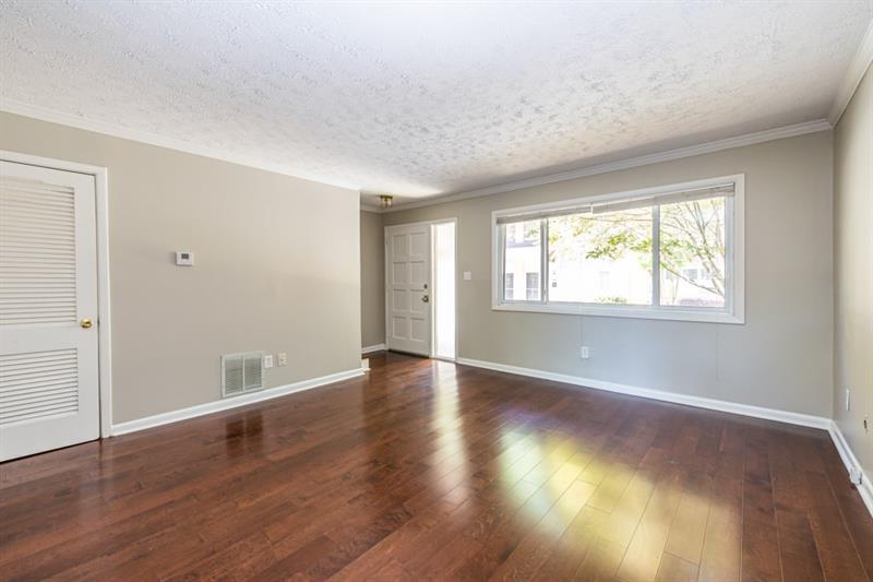 120 Biscayne Drive Northwest, Unit B10 Atlanta, GA 30309 - Photo 6 of 28