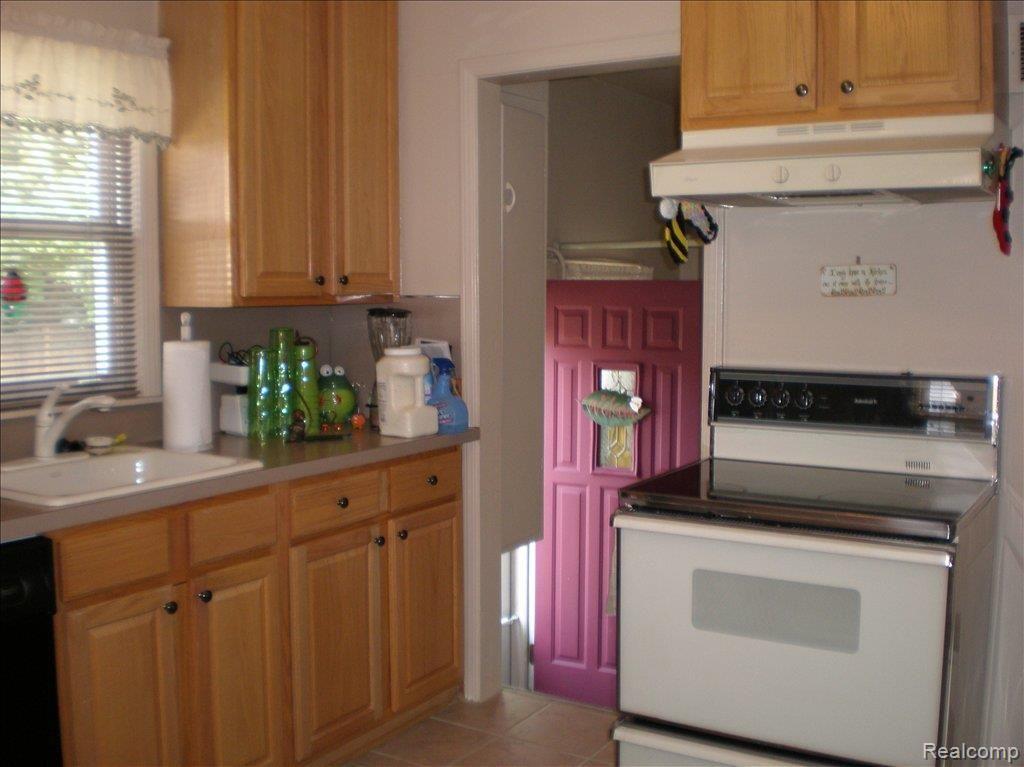 13466 Trenton Road Southgate, MI 48195 - Photo 8 of 14 all appliances inc.
