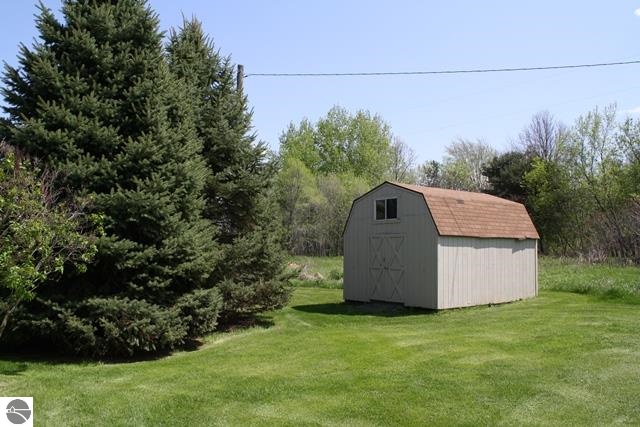 9382 East Fremont Road Shepherd, MI 48883 - Photo 26 of 27 1780008-25.JPG