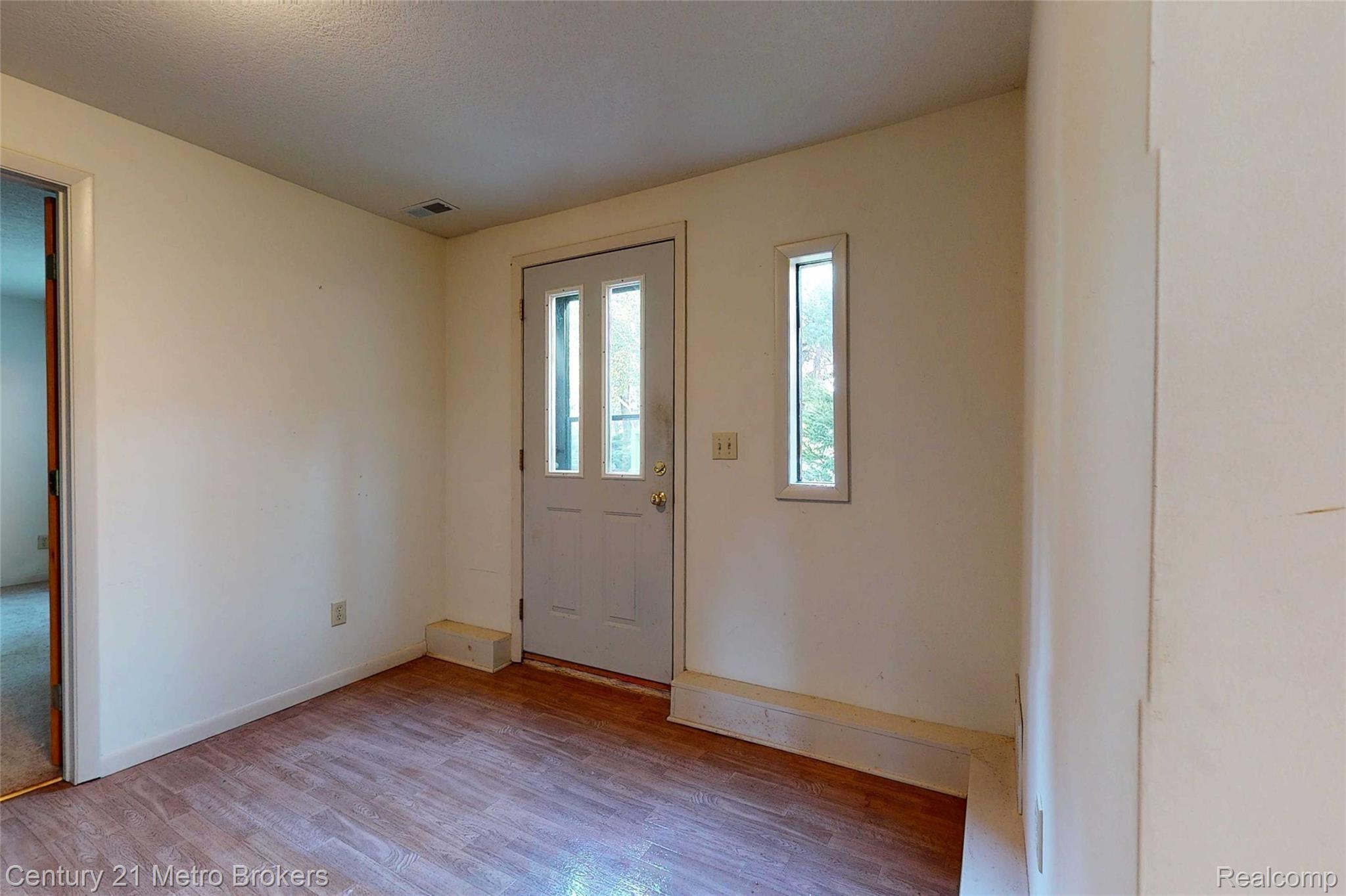 7475-E-Atherton-Rd-2 Front Entryway.jpg