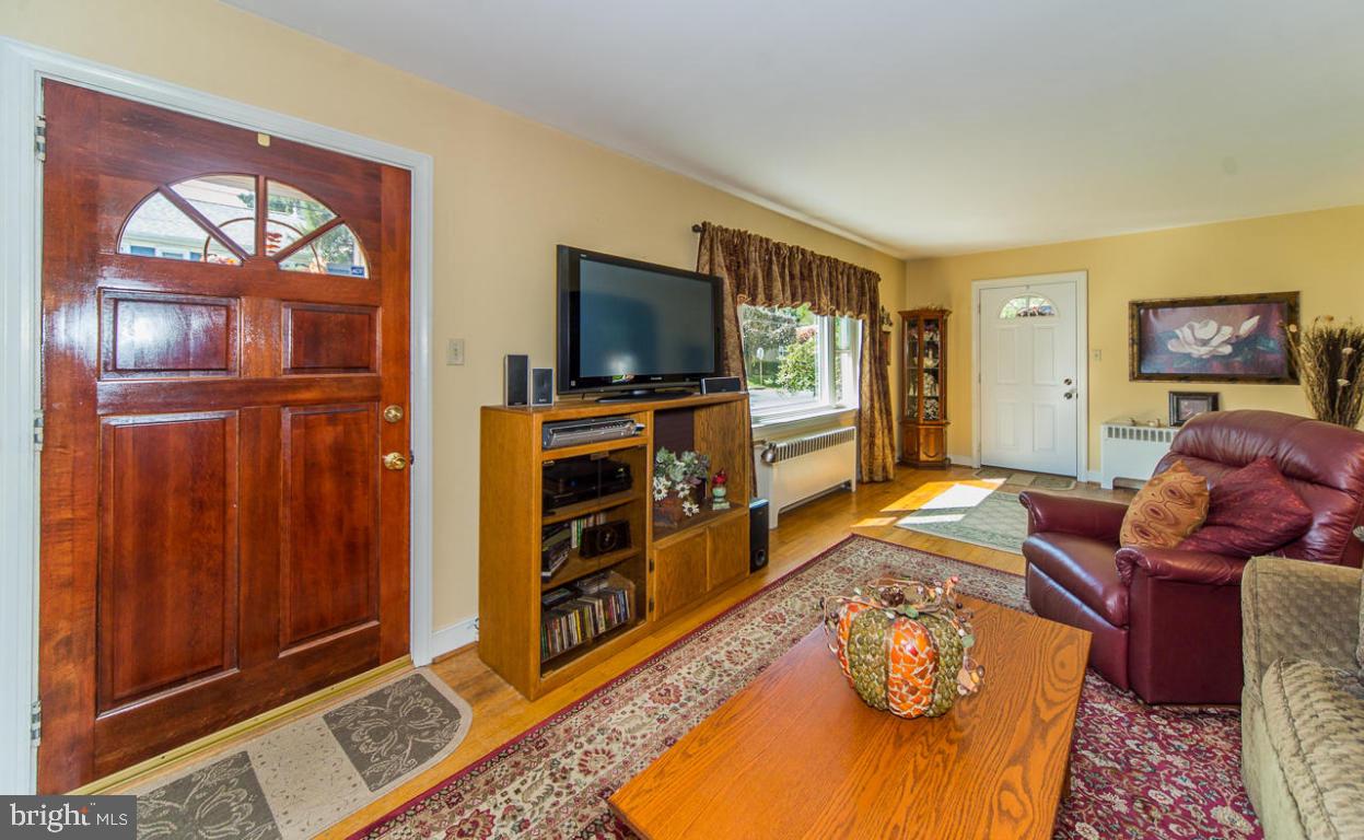 305 Charles Road Lancaster, PA 17603 - Photo 2 of 20 Gallery Image 2