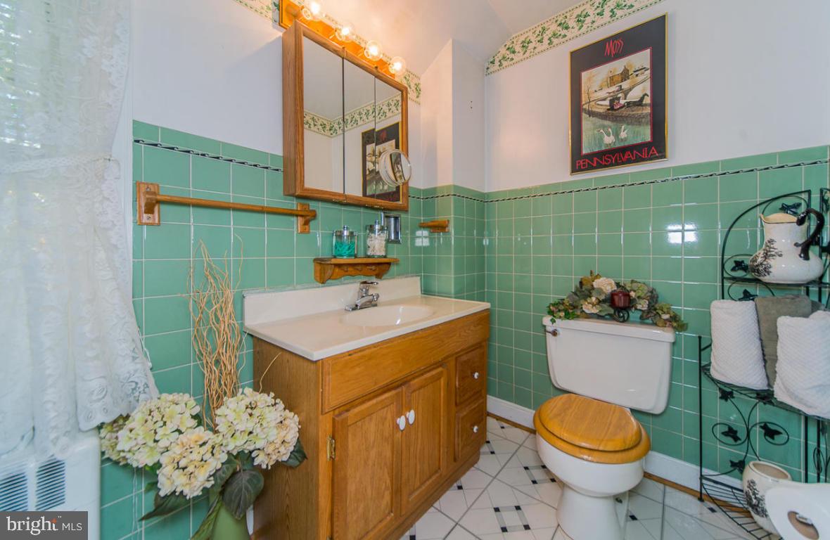 305 Charles Road Lancaster, PA 17603 - Photo 17 of 20 Gallery Image 17