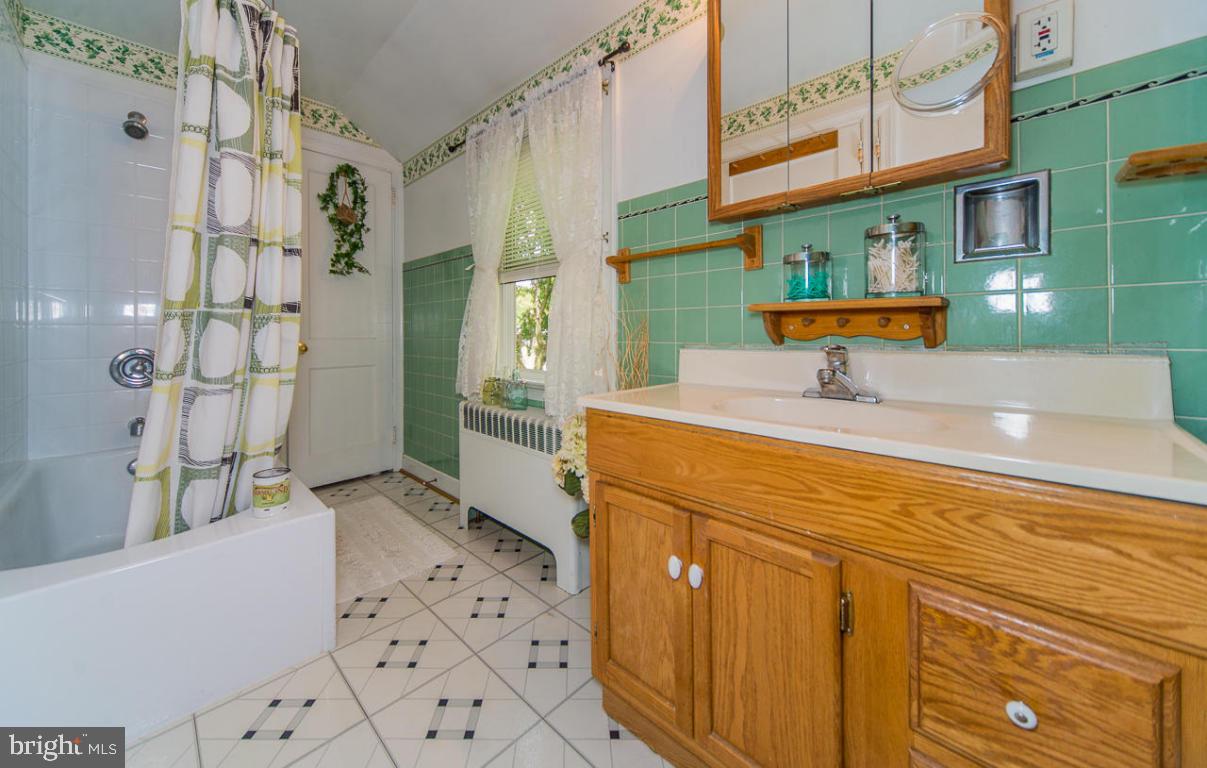 305 Charles Road Lancaster, PA 17603 - Photo 18 of 20 Gallery Image 18