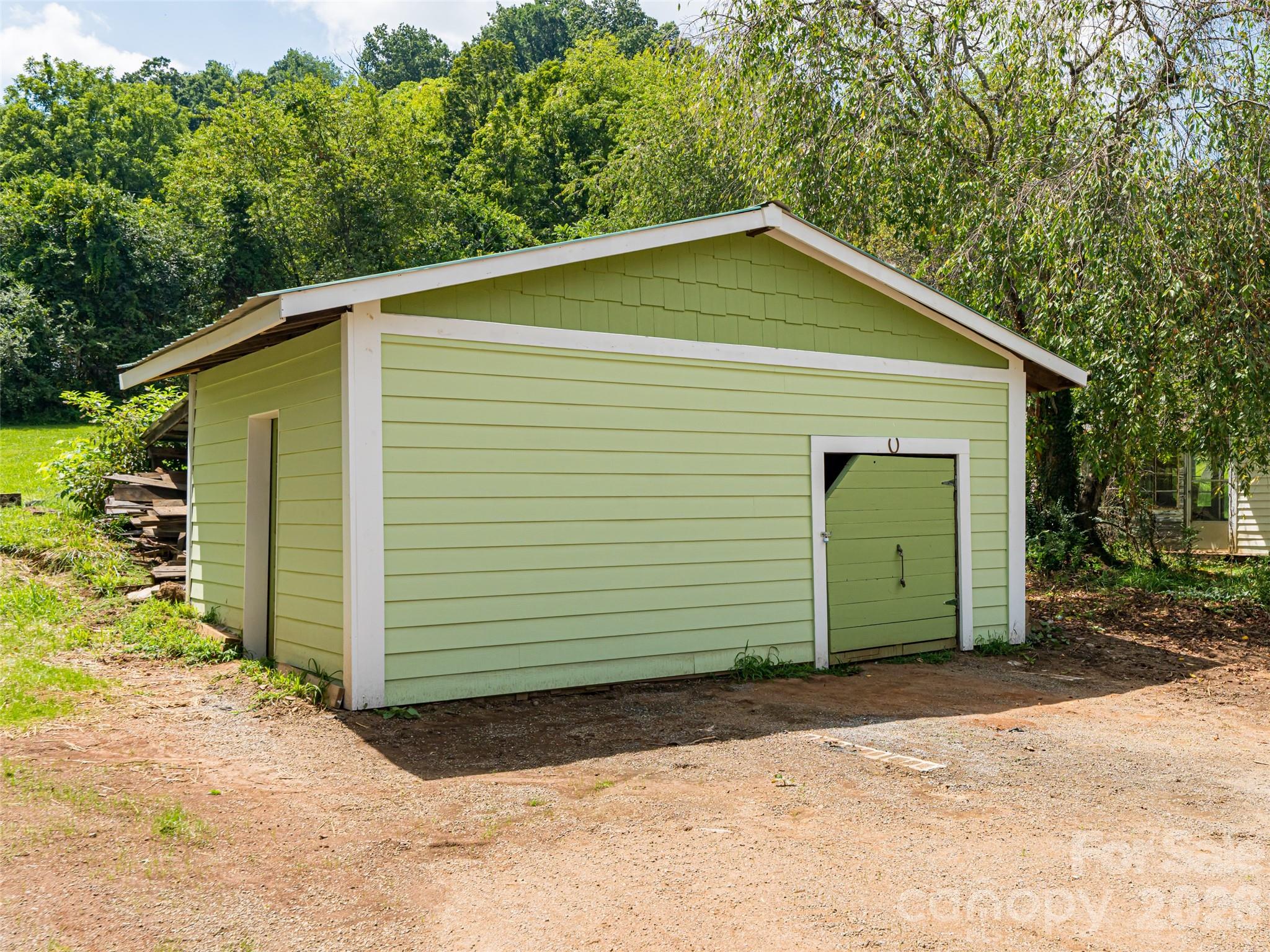 172 Reed Street Canton, NC 28716 - Photo 39 of 48 a view of a backyard