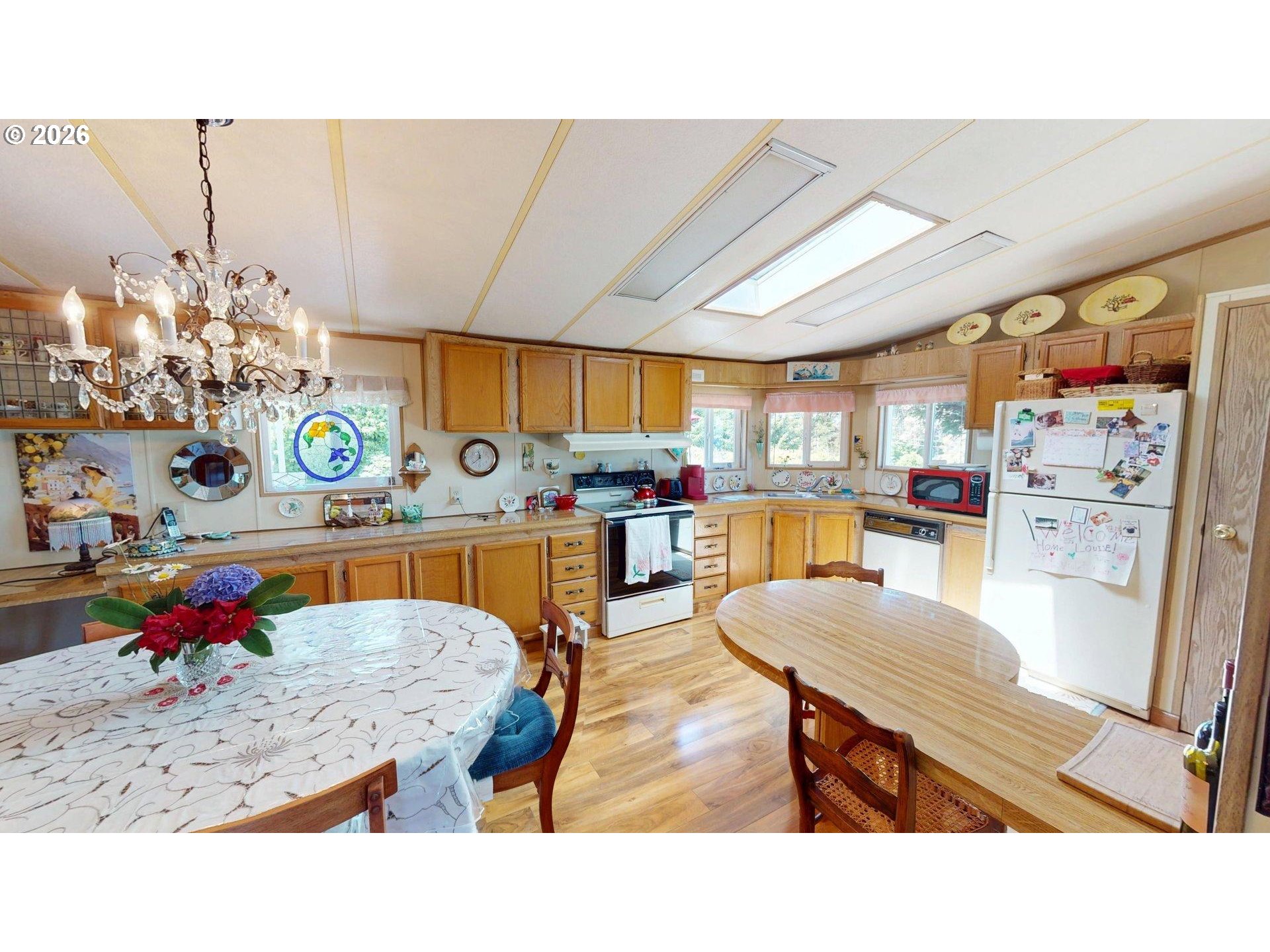 95010 Greggs Creek Road Gold Beach, OR 97444 - Photo 9 of 34 Kitchen/Dining Room