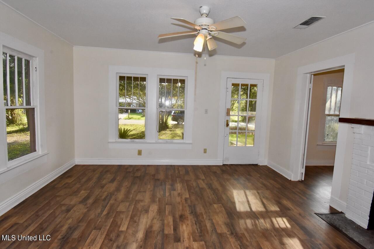 5543 Daugherty Road Long Beach, MS 39560 - Photo 4 of 27 DSC_3930