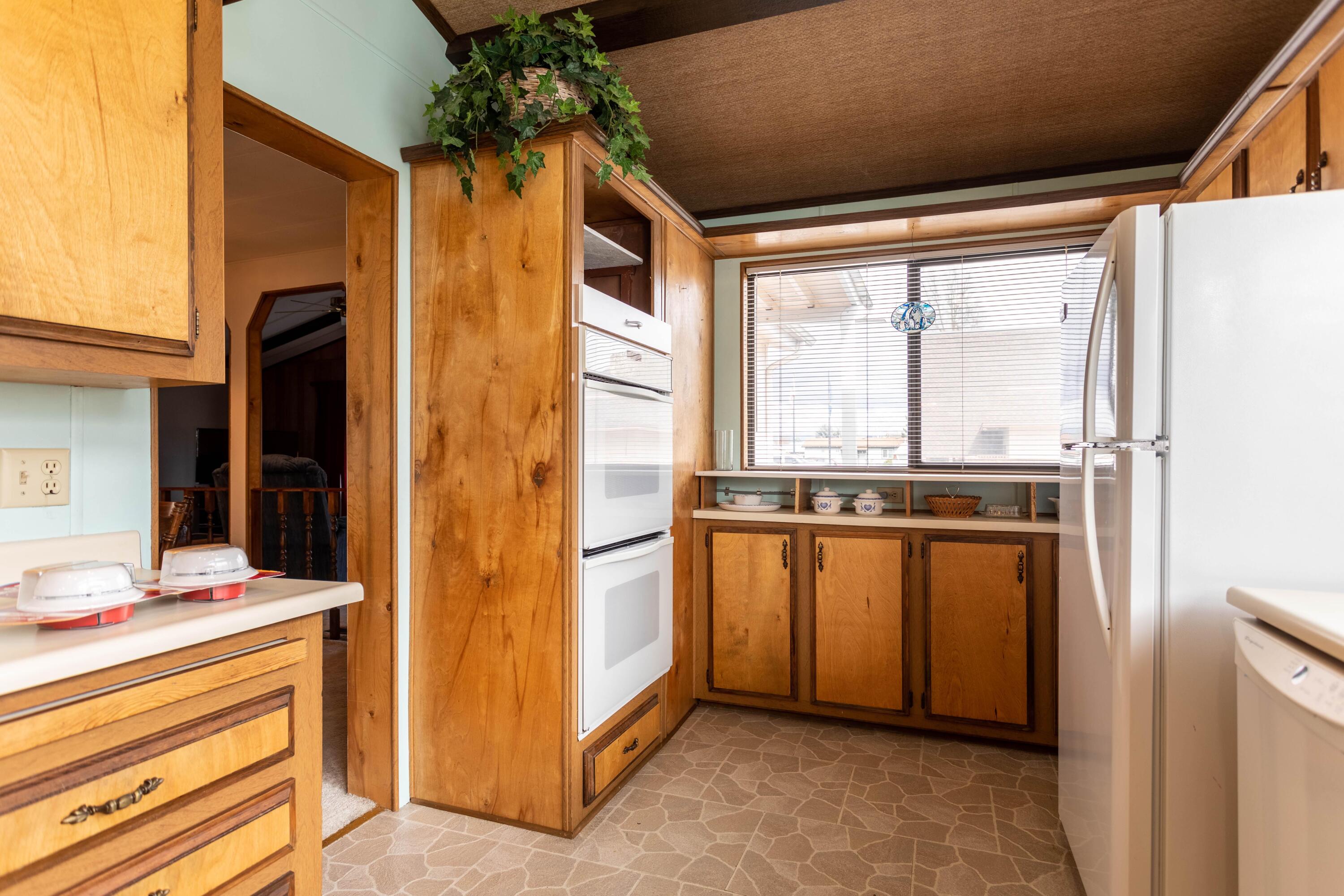 555 Freeman Road, Unit 192 Central Point, OR 97502 - Photo 13 of 26 14