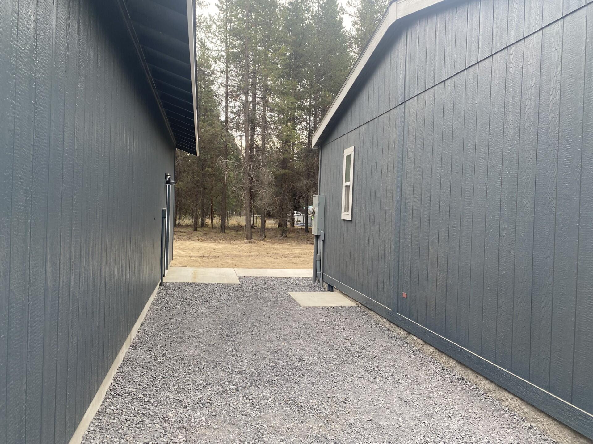 16015 Dyke Road La Pine, OR 97739 - Photo 3 of 21 Dyke Walkway