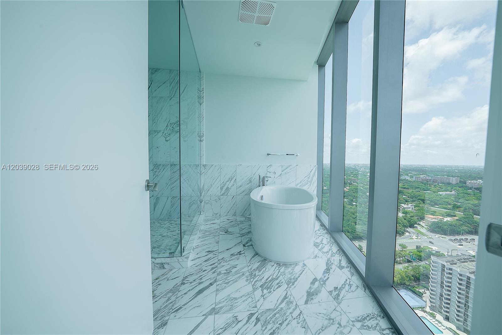 175 Southeast 25th Road, Unit 2704 Miami, FL 33129 - Photo 8 of 26