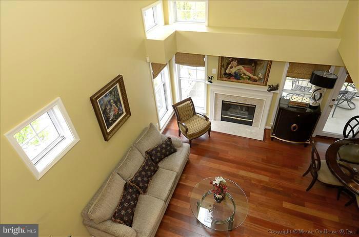 11302 Sundial Court, Unit 903 Reston, VA 20194 - Photo 4 of 15 Interior (General)