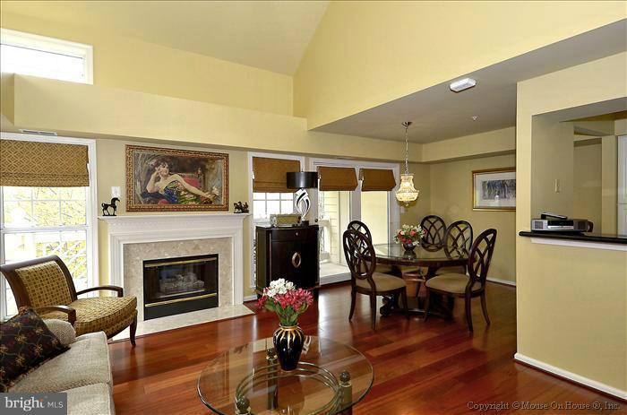 11302 Sundial Court, Unit 903 Reston, VA 20194 - Photo 5 of 15 Interior (General)