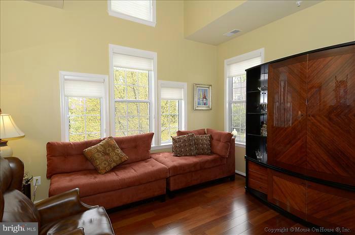 11302 Sundial Court, Unit 903 Reston, VA 20194 - Photo 8 of 15 Bedroom