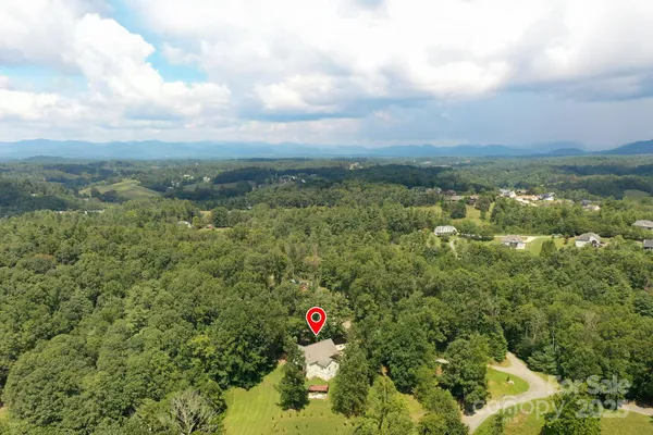 $2,400,000 | 119 Deer Hill Lane, Weaverville, NC 28787