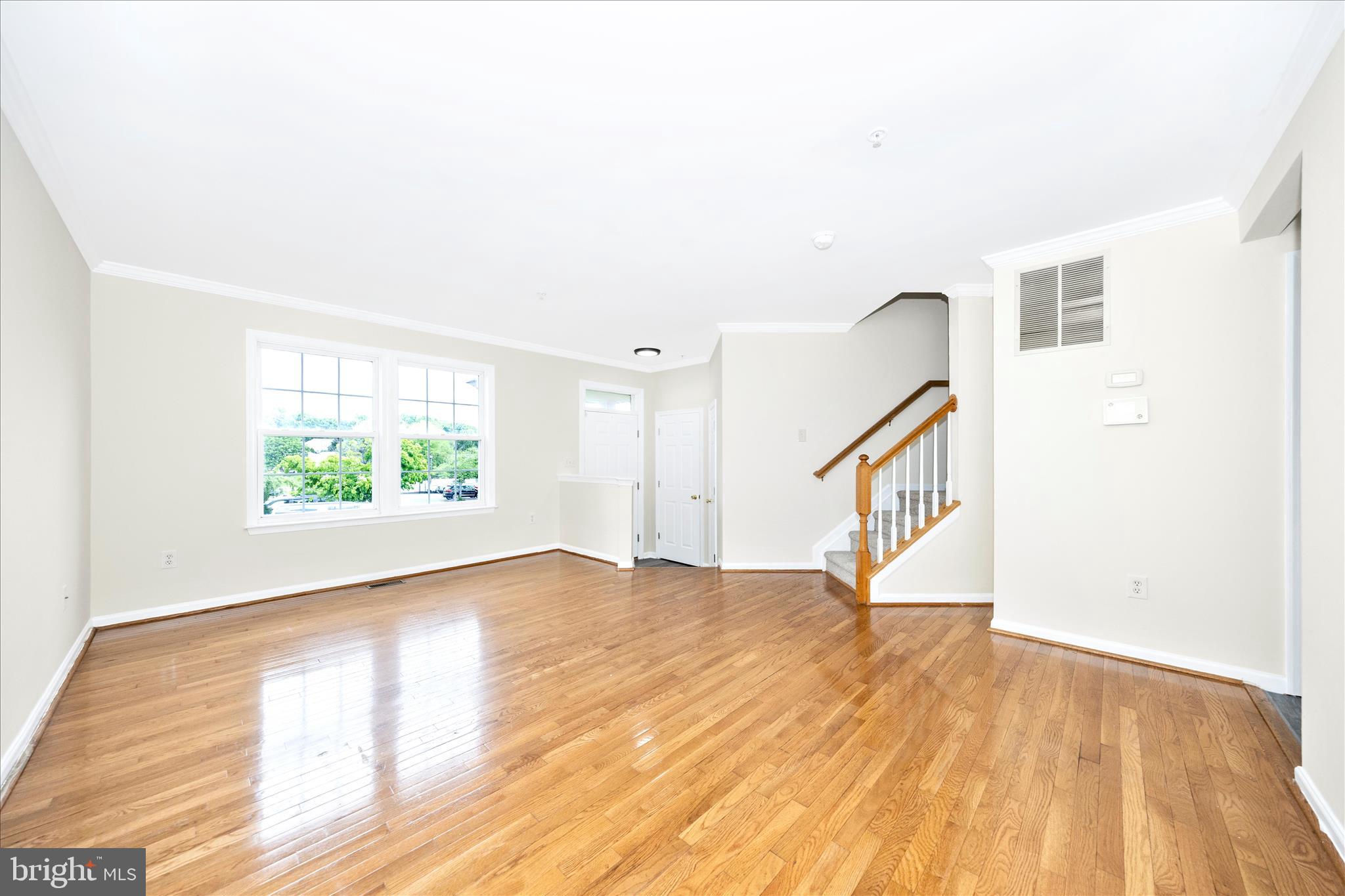 105 Sentry Ridge Smithsburg, MD 21783 - Photo 5 of 62 Living Room
