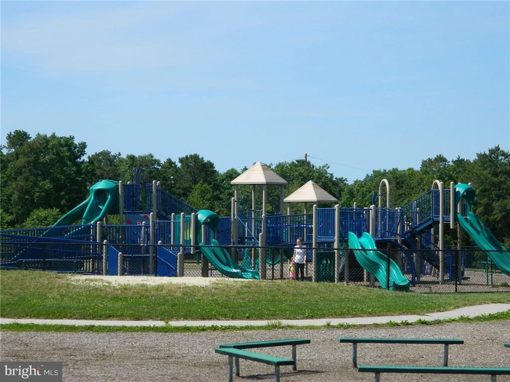 184 Yeoman Road Manahawkin, NJ 08050 - Photo 12 of 19 Gallery Image 12