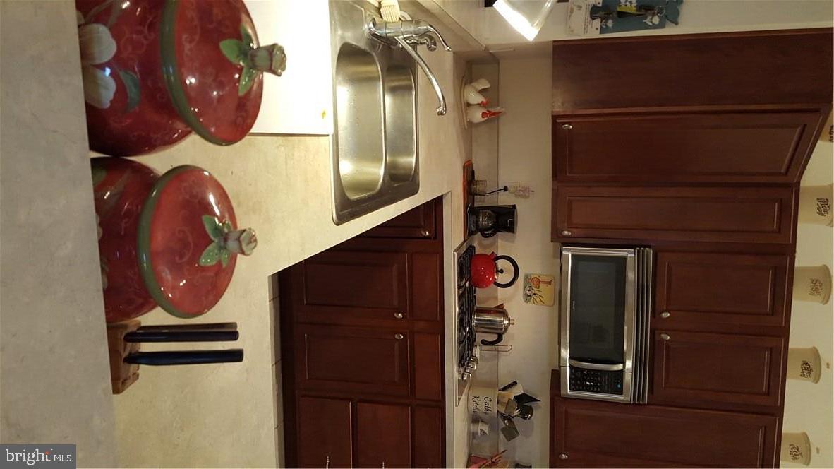 184 Yeoman Road Manahawkin, NJ 08050 - Photo 3 of 19 Gallery Image 3
