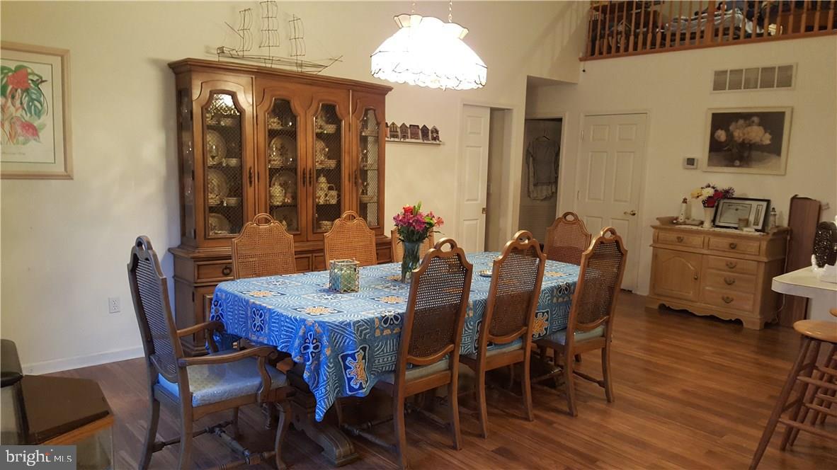 184 Yeoman Road Manahawkin, NJ 08050 - Photo 4 of 19 Gallery Image 4