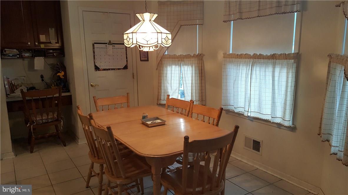 184 Yeoman Road Manahawkin, NJ 08050 - Photo 6 of 19 Gallery Image 6