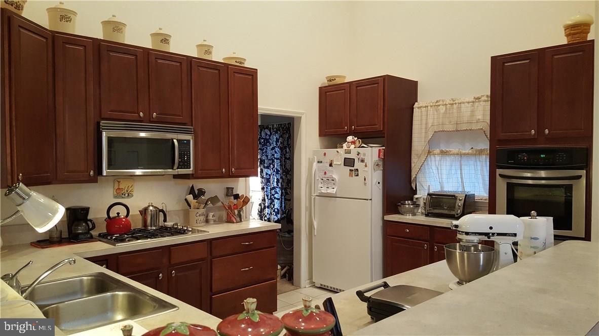 184 Yeoman Road Manahawkin, NJ 08050 - Photo 7 of 19 Gallery Image 7