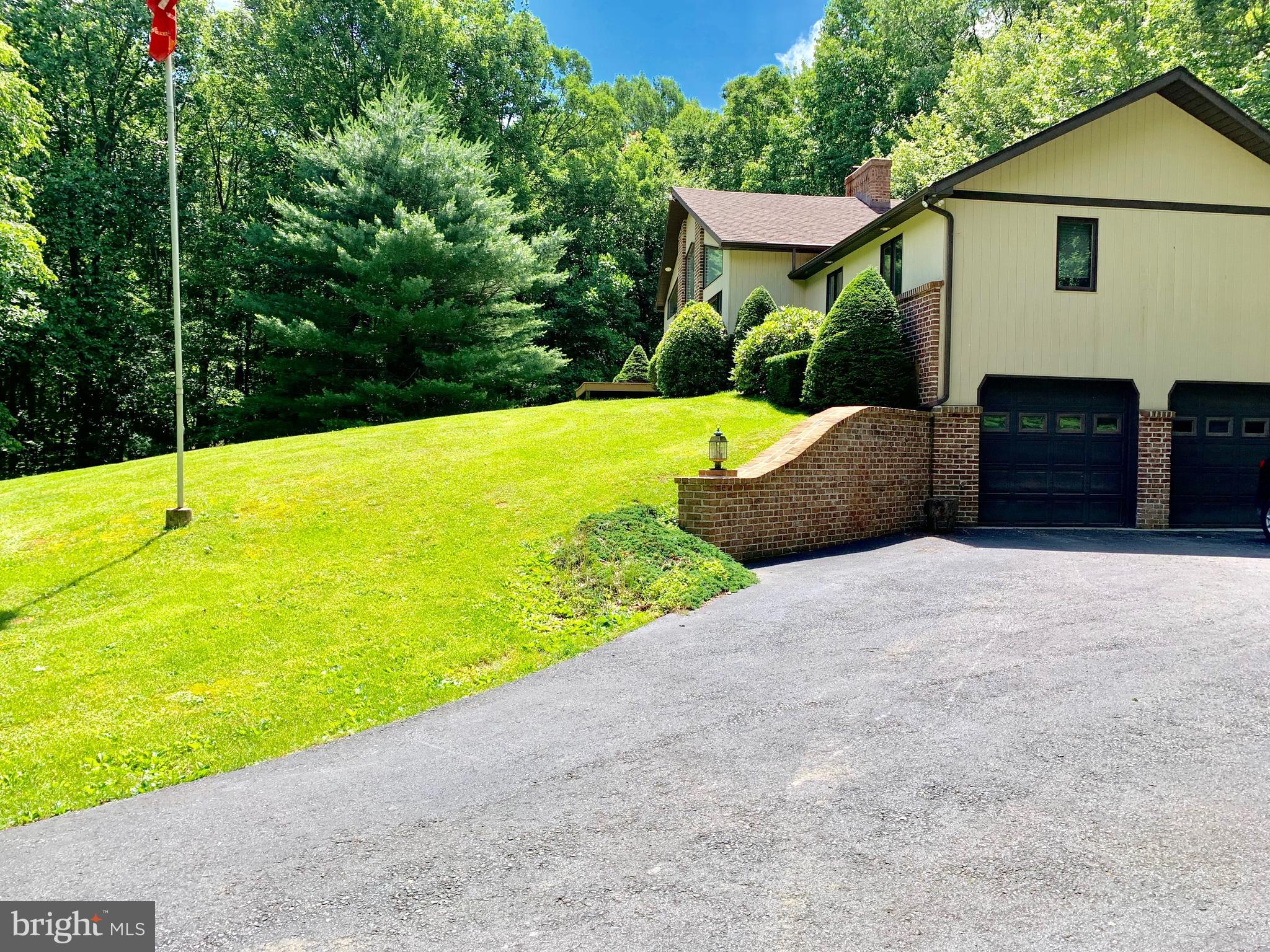 1362 Indian Peg Road Boiling Springs, PA 17007 - Photo 2 of 31 Gallery Image 2
