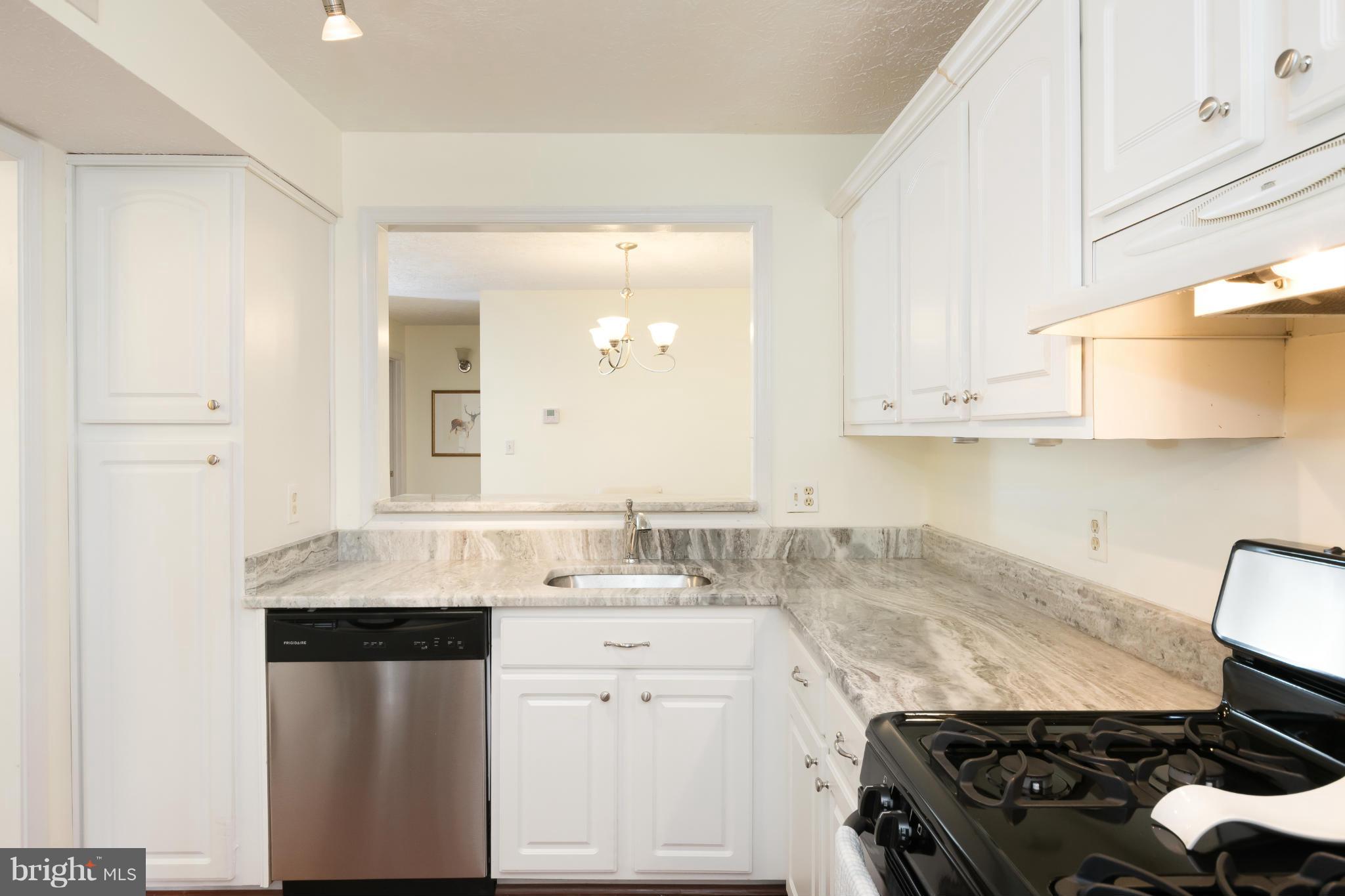 2235 Hunter's Run Drive, Unit 2235 Reston, VA 20191 - Photo 9 of 14 Kitchen