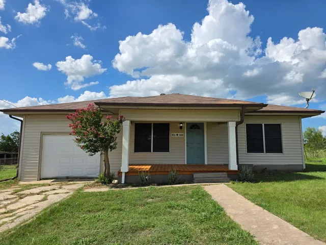 $195,000 | 615 Farm To Market 1466, Coupland, TX 78615