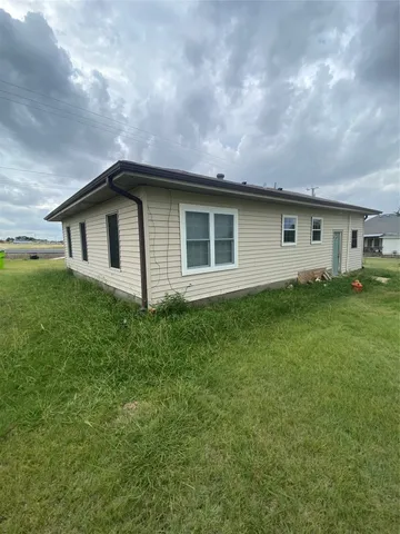 $195,000 | 615 Farm To Market 1466, Coupland, TX 78615