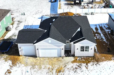 $400,000 | 1002 Joshua Lane, Genoa, IL 60135