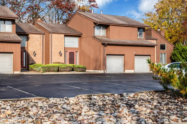 $415,000 | 19 Moholo Court, Brick, NJ 08723