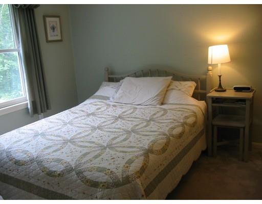 136 Hunter Road Uxbridge, MA 01569 - Photo 14 of 25 Gallery Image 14