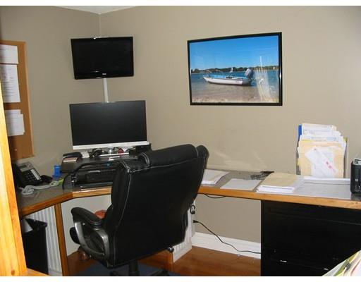 136 Hunter Road Uxbridge, MA 01569 - Photo 16 of 25 Gallery Image 16
