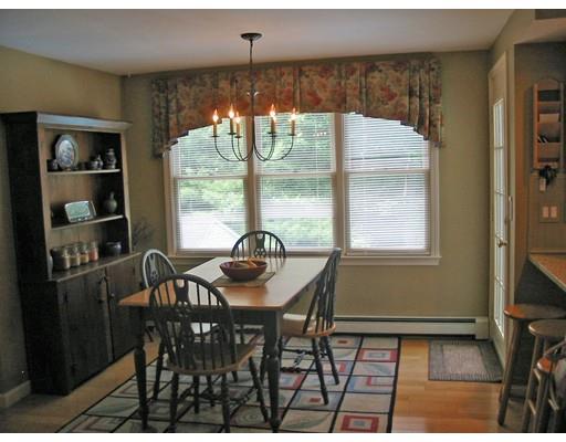 136 Hunter Road Uxbridge, MA 01569 - Photo 5 of 25 Gallery Image 5