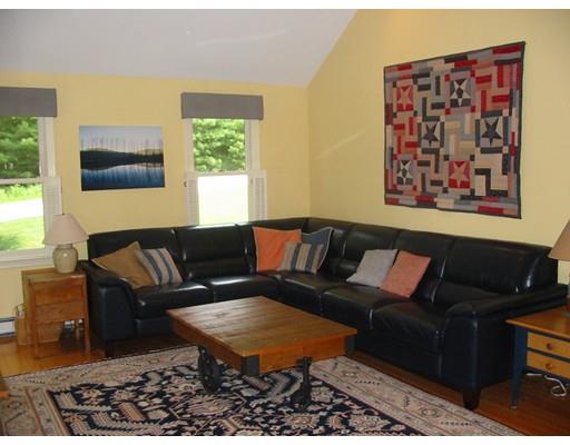 136 Hunter Road Uxbridge, MA 01569 - Photo 7 of 25 Gallery Image 7