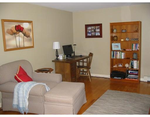 136 Hunter Road Uxbridge, MA 01569 - Photo 9 of 25 Gallery Image 9