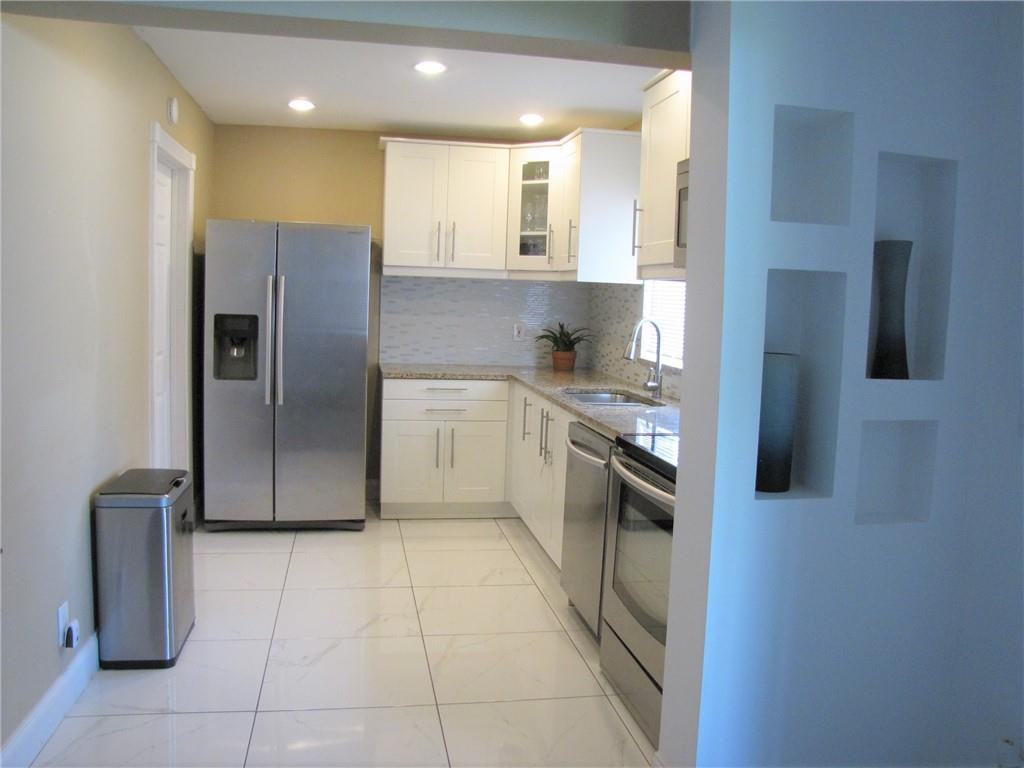 9492 Southampton Place Boca Raton, FL 33434 - Photo 9 of 35 Photo 9
