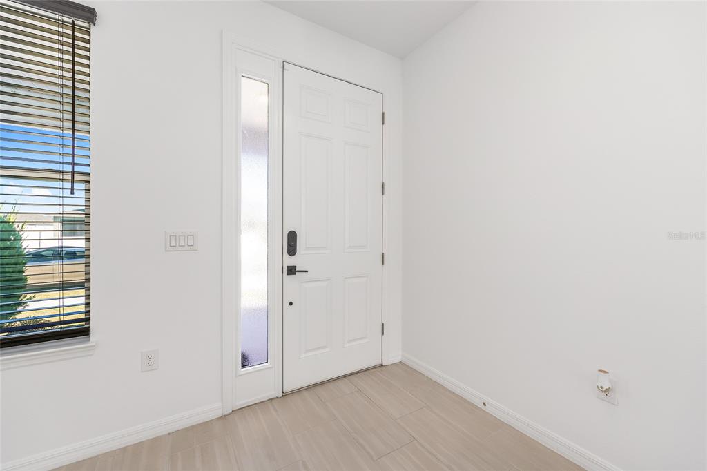 6366 Southwest 77th Avenue Ocala, FL 34474 - Photo 44 of 65 an empty room with window