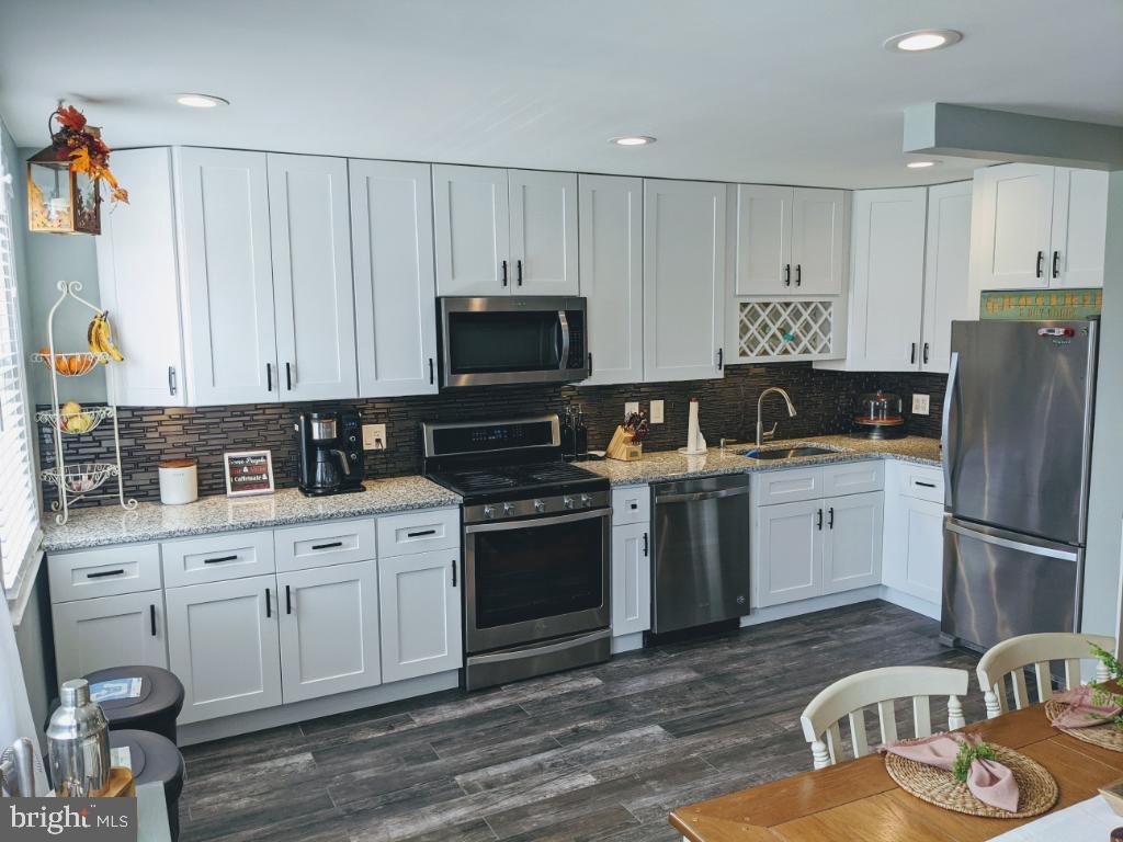 3376 Fordham Road Philadelphia, PA 19114 - Photo 2 of 25 Gallery Image 2