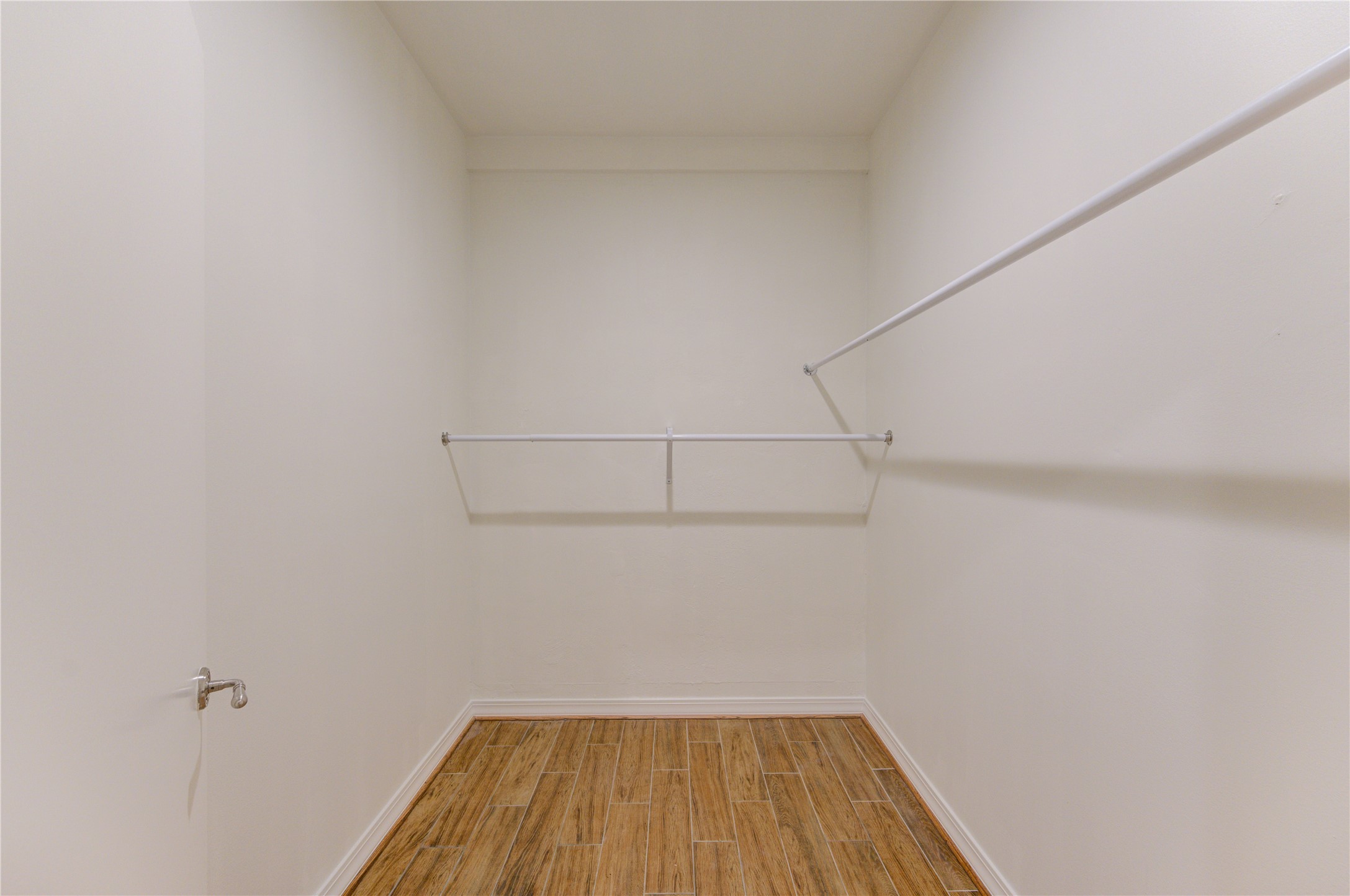 917 Main Street, Unit 1005 Houston, TX 77002 - Photo 20 of 32 Walk In CLoset in the Master Bedroom