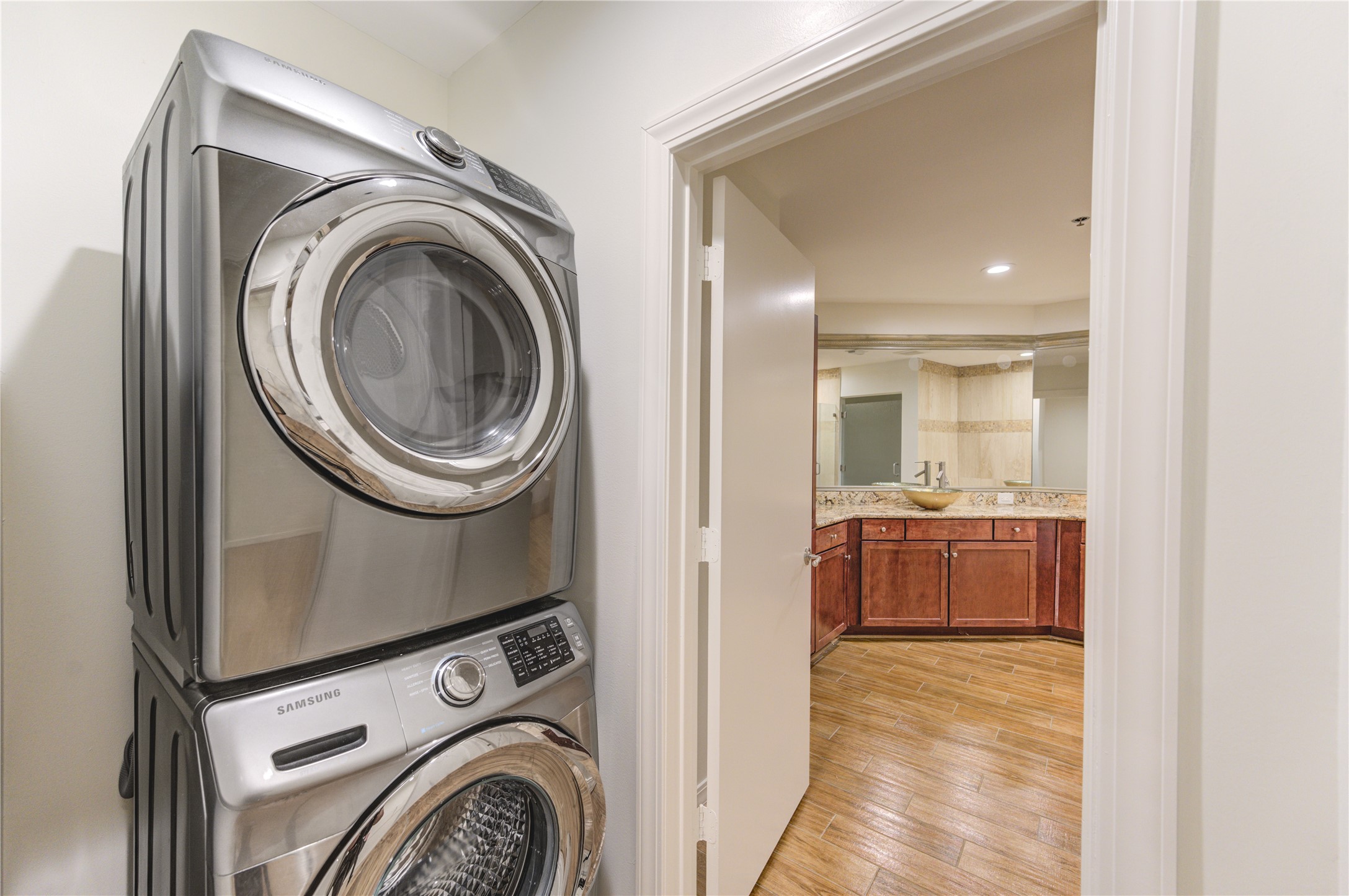917 Main Street, Unit 1005 Houston, TX 77002 - Photo 24 of 32 Waher and Dryer included just out of the master bath