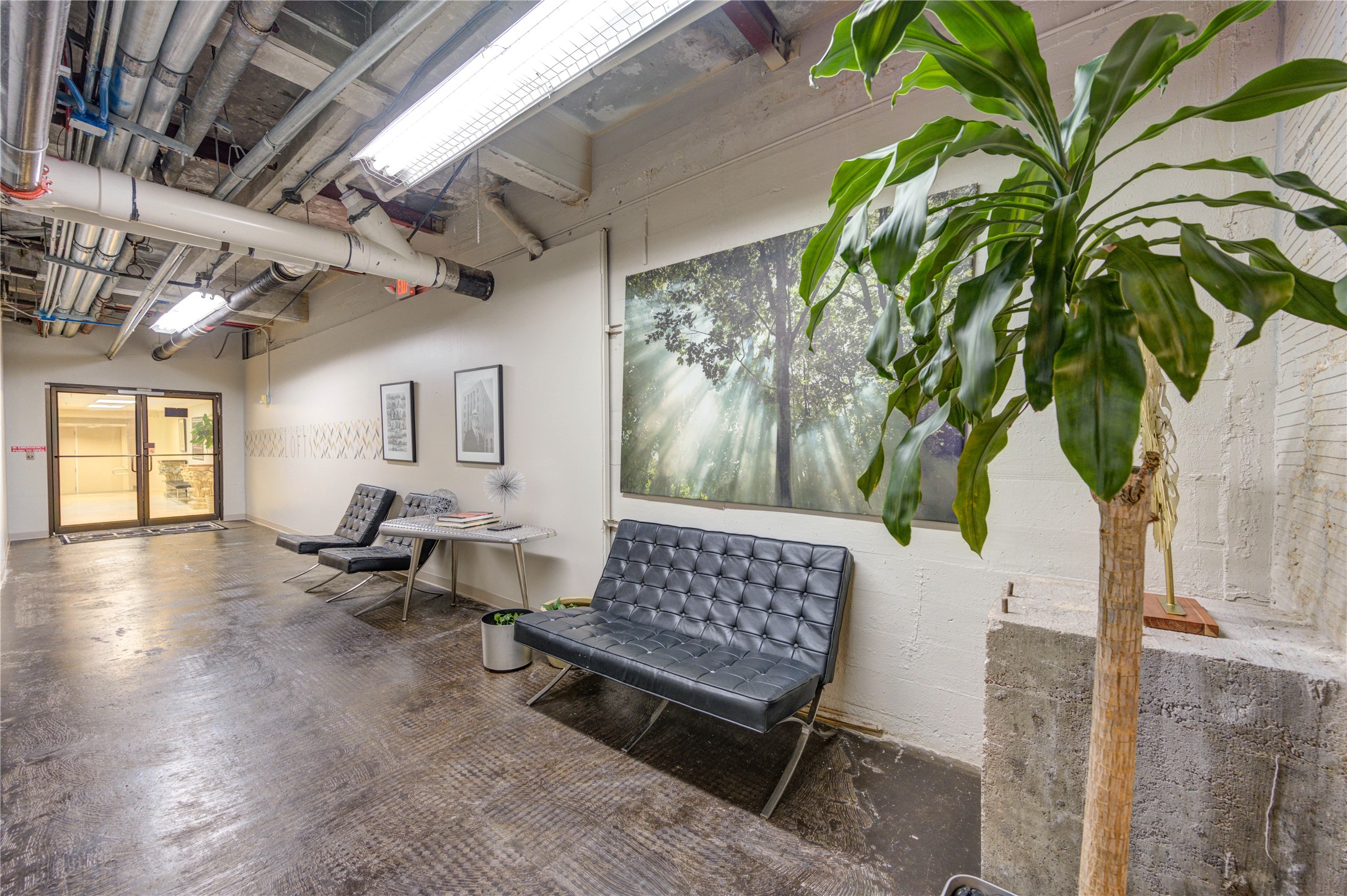 917 Main Street, Unit 1005 Houston, TX 77002 - Photo 31 of 32 Entrace to the Houston Downtown Tunnels