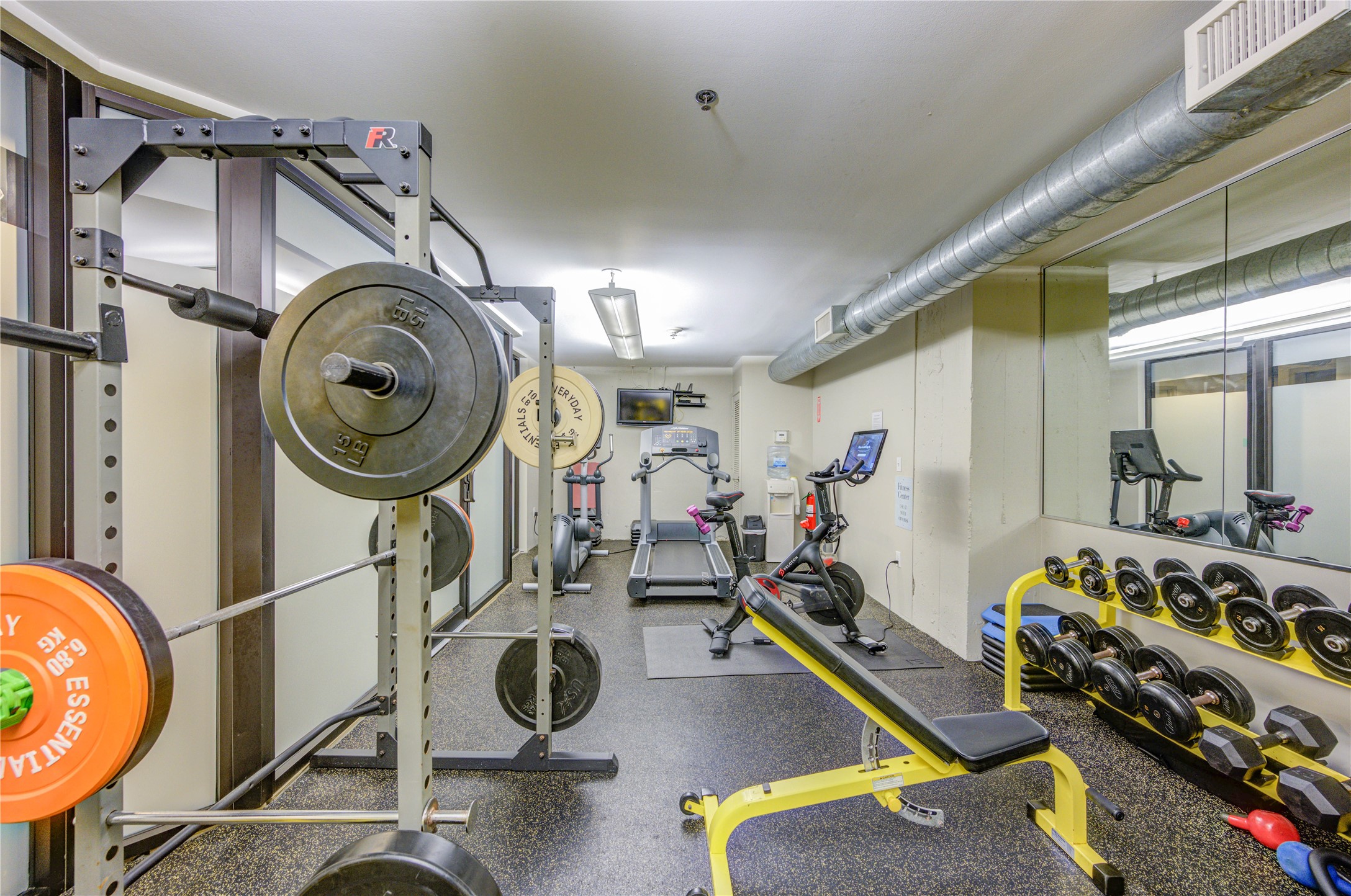 917 Main Street, Unit 1005 Houston, TX 77002 - Photo 6 of 32 Fitness Center Included In the Rent Located on the 3rd Floor