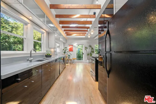 $10,500 | 1510 Electric Avenue, Venice, CA 90291