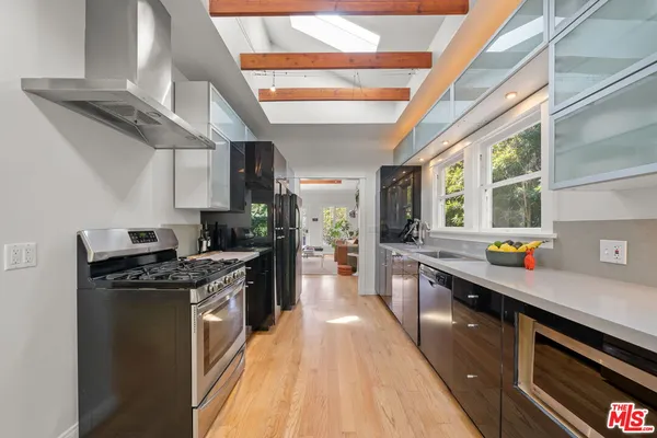 $10,500 | 1510 Electric Avenue, Venice, CA 90291