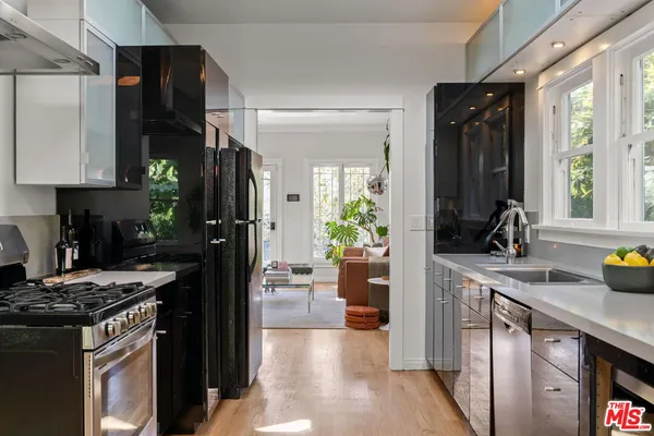 $10,500 | 1510 Electric Avenue, Venice, CA 90291